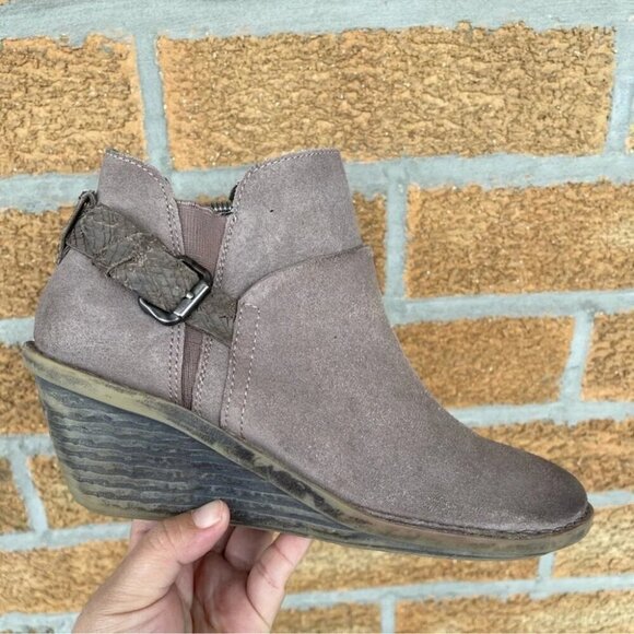 OTBT Women's Rocker Wedge Bootie StoneLeather size 9 - Picture 2 of 10